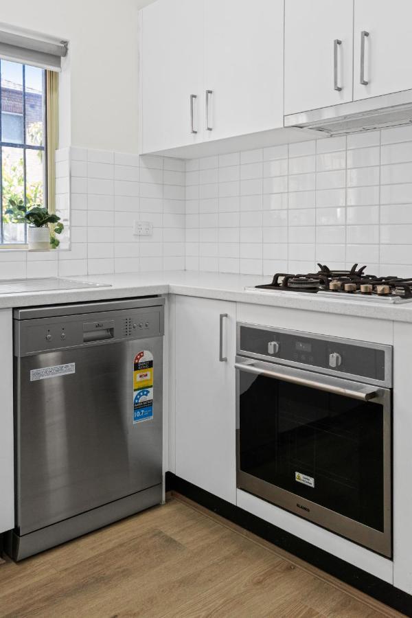 Burwood New 2 Bedroom 2 Bath Apt Free Parking سيدني المظهر الخارجي الصورة